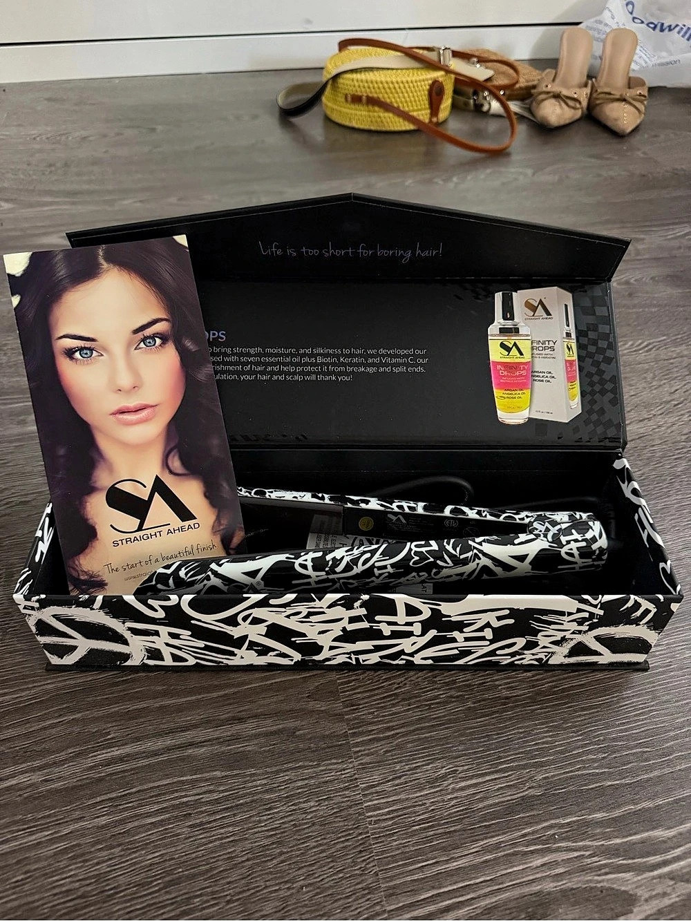 Straight Ahead Bionic Pro Ceramic Flat Iron (Gold Collection) Black & White